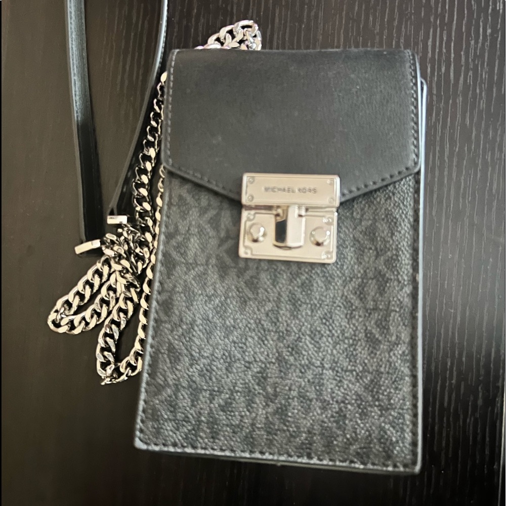 Nearly new Michael Kors crossbody bag